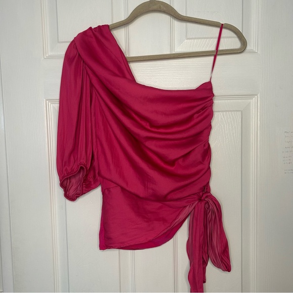 Dolan Ruched One Shoulder Top - Picture 4 of 14